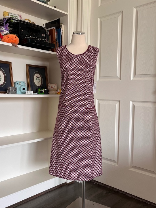 Jaclyn Smith Dresses & Skirts - Vintage Jaclyn Smith burgundy plaid dress with pockets